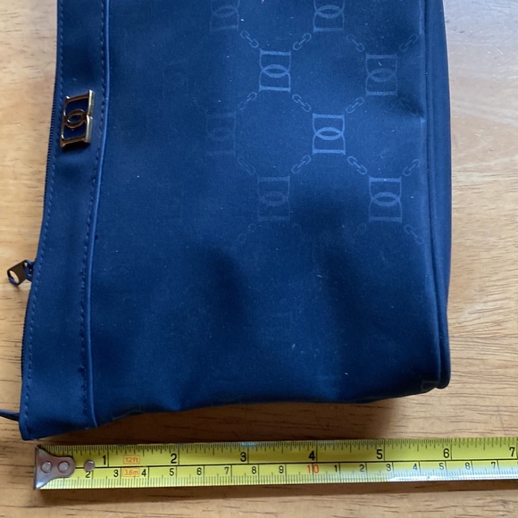 WOMEN'S NAVY BLUE PURSE HAS A DD EMBLEM AND MONOGRAM in great condition - Picture 5 of 8